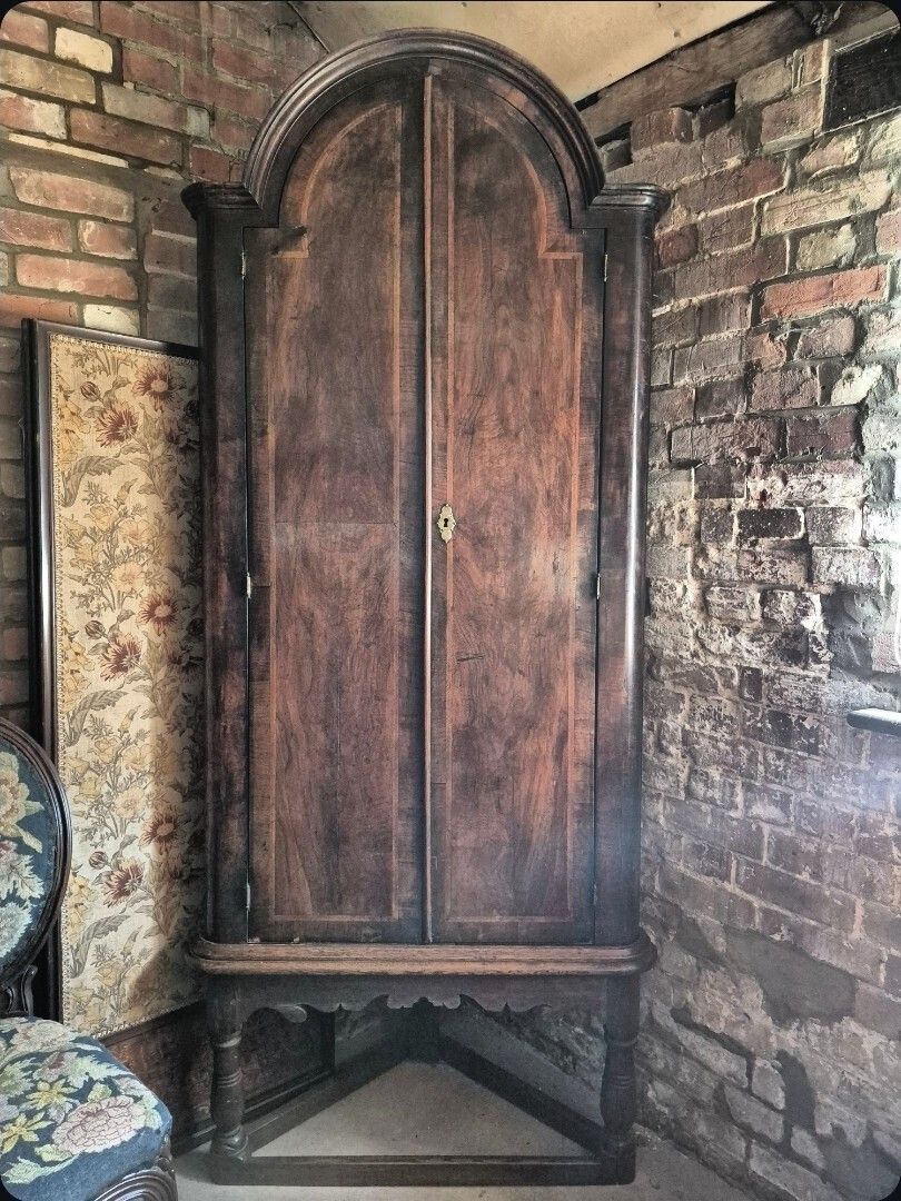 Wonderful  Unique 18th Century Arched Figured Walnut Herringbone Banding Corner Cupboard