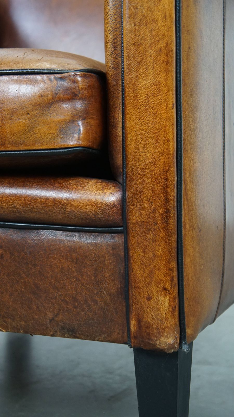 photo furniture Art Deco Fauteuil In Goede Staat Met Strakke Afwerking En Zwart Bieswerk.