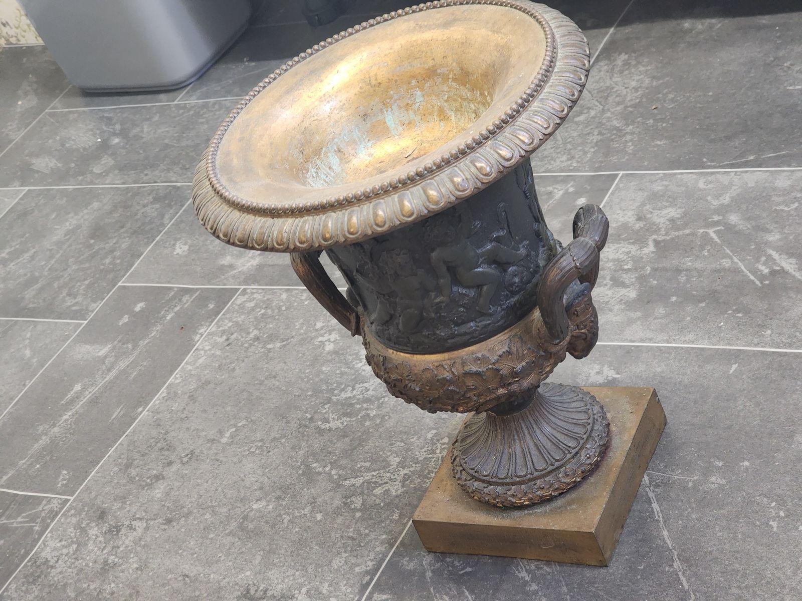 19th Century Grand Tour Bronze Medici Style Urn photo Garden Decor