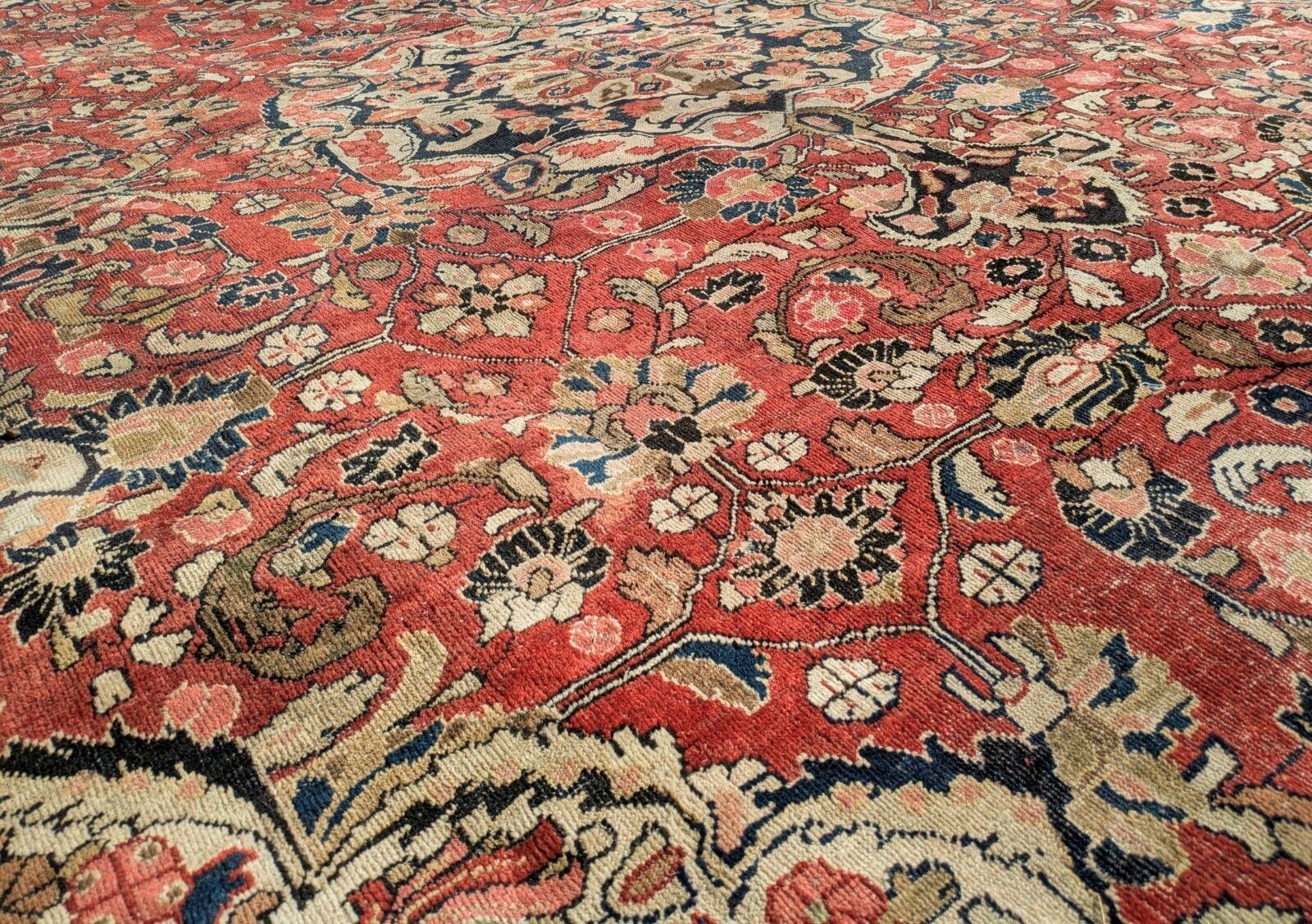 Large Mahal Rug Carpet. (406 Cms By 311 Cms ) photo vinterior