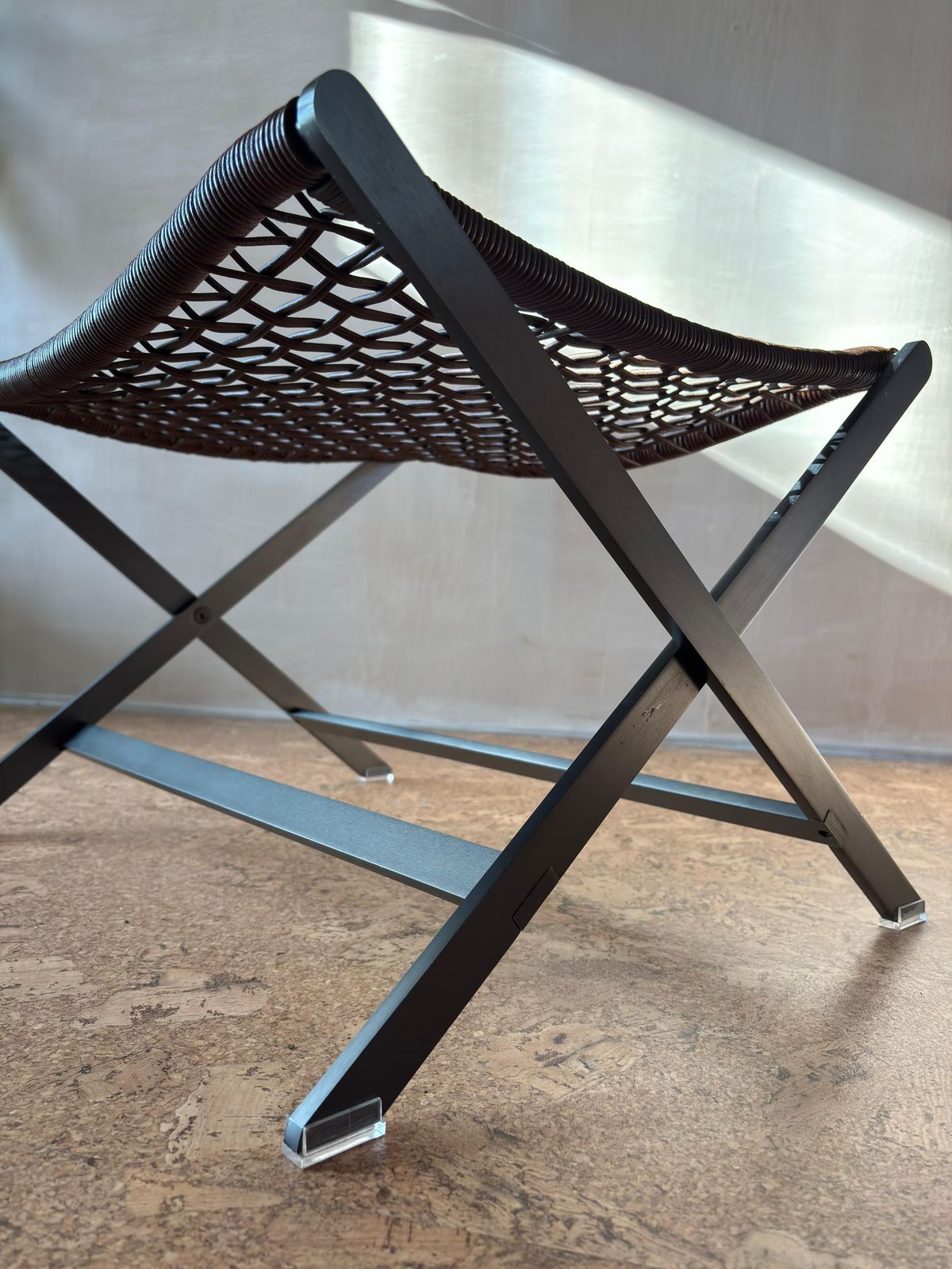 Flexform ‘Peter’ Stool By Antonio Citterio In Woven Cowhide And Burnished Metal Frame (Italian Modern / Contemporary) photo furniture