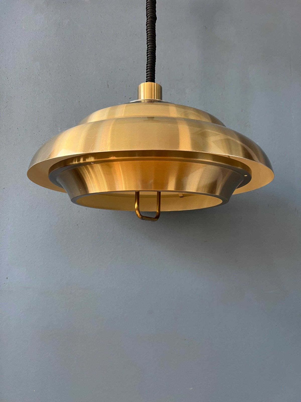 photo furniture Dijkstra Mid Century Space Age Ufo Hanglamp