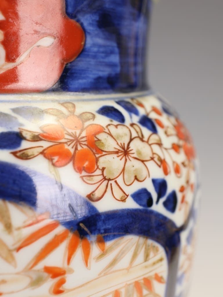photo vinterior A Charming Meiji Period Japanese Imari Porcelain Table Lamp