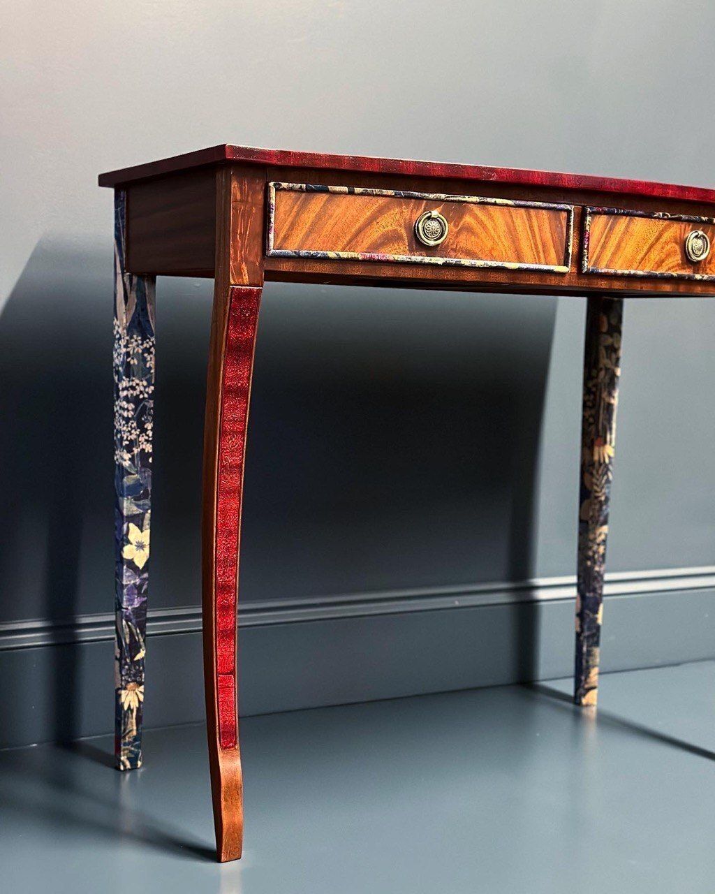 Faria Flowers Consolr Table, 19th Century photo 1450.0