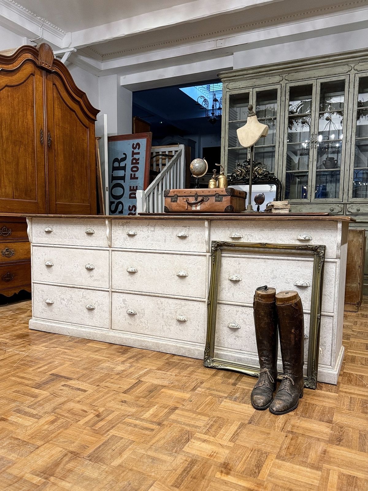 photo vintage Large French Haberdashery Chest Of Drawers