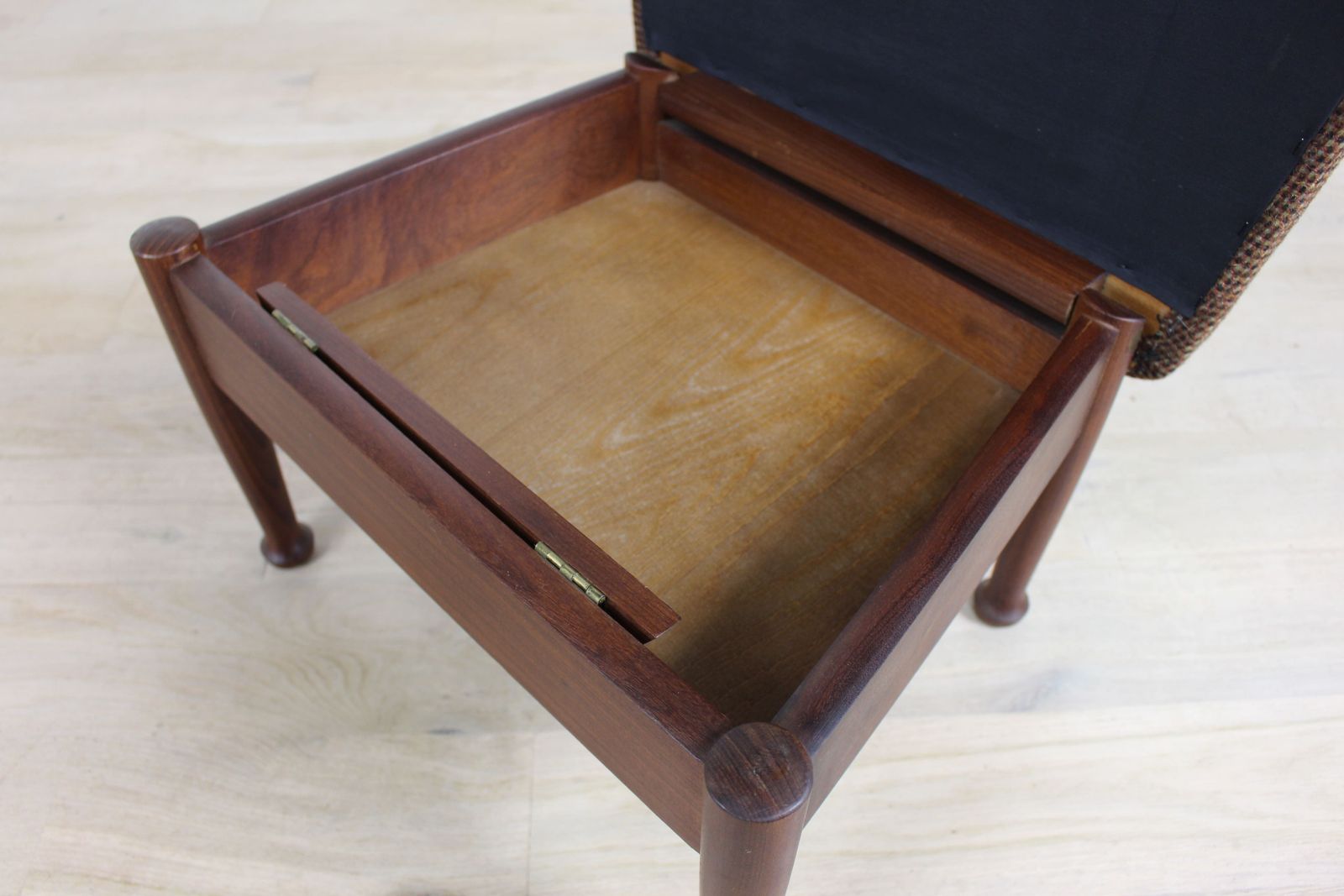Guy Rogers Manhattan Adjustable Footstool. photo Furniture