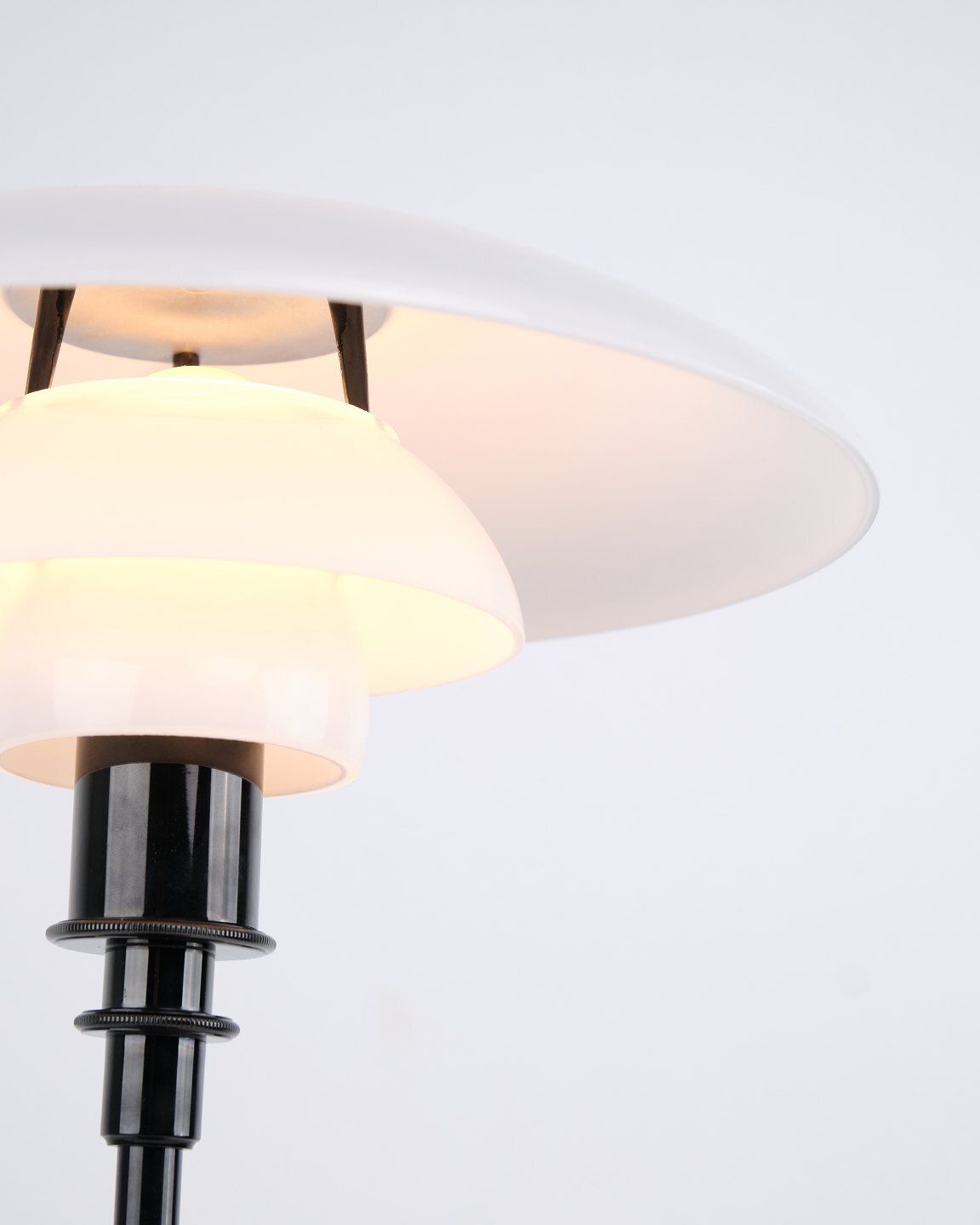 Poul Henningsen Table Lamp Model Ph 3/2 In Black Metallised Brass For Louis Poulsen. photo Lighting