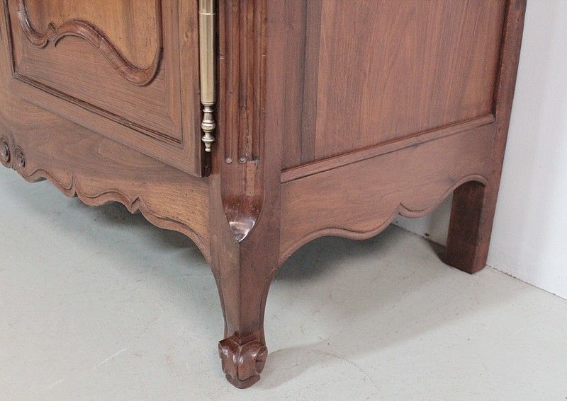 photo furniture Louis XV Cabinet Walnut 19th