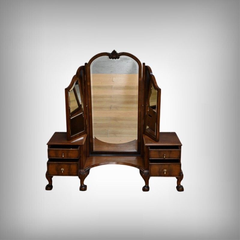 Walnut Hairdresser, Chippendale Style, England – 1930 photo furniture