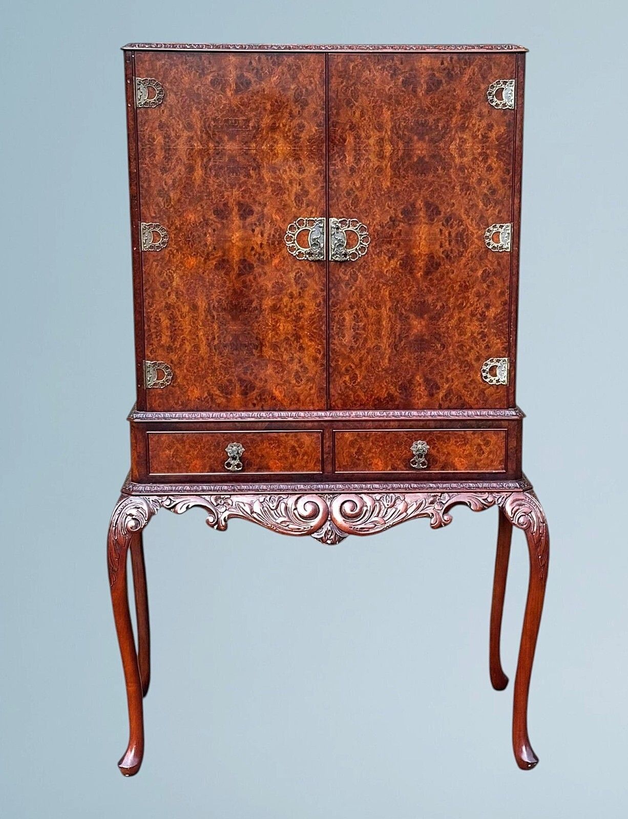 Queen Anne Style Burr Walnut Cocktail Cabinet / Drinks Cabinet photo for sale