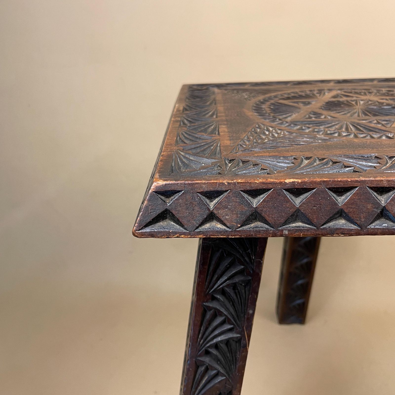 photo furniture Hand Carved Wooden End Table Patterned Handcrafted Top Square Brown Table Vintage Decor Country Cottage Furniture Tripod Pattern 3 Legs Side
