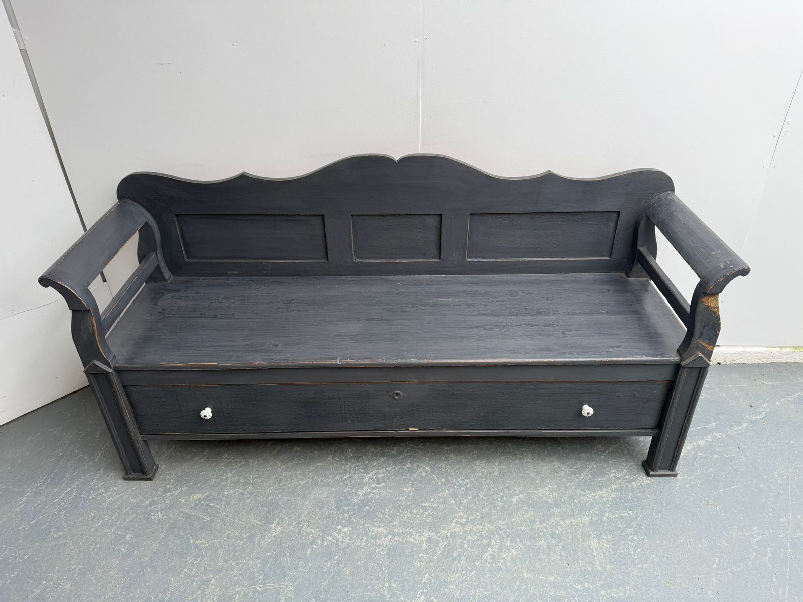 A Lovely Genuine Antique Pine Hungarian Painted Grey Bench photo vinterior
