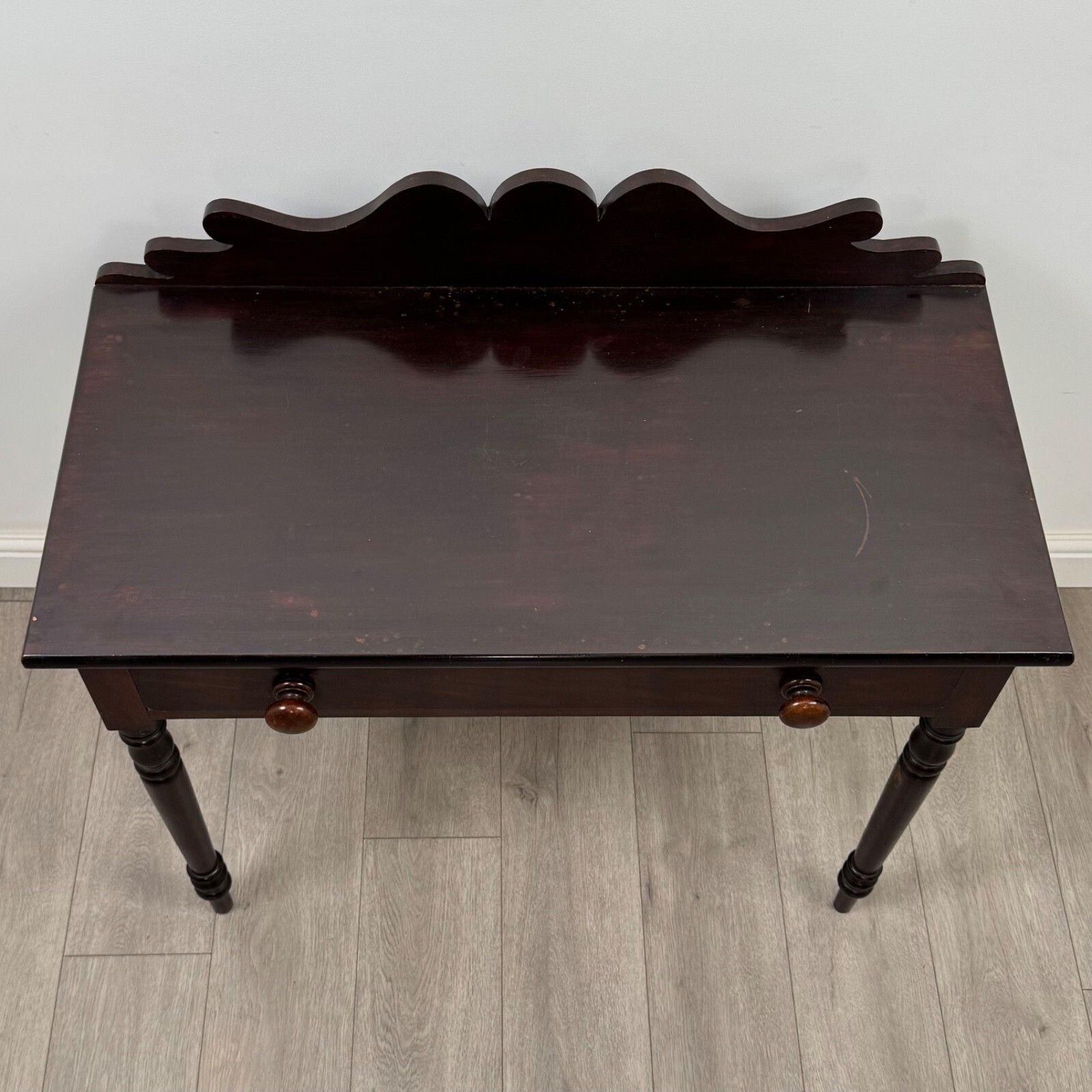 photo furniture Antique 19th Century Victorian Writing Table In Mahogany
