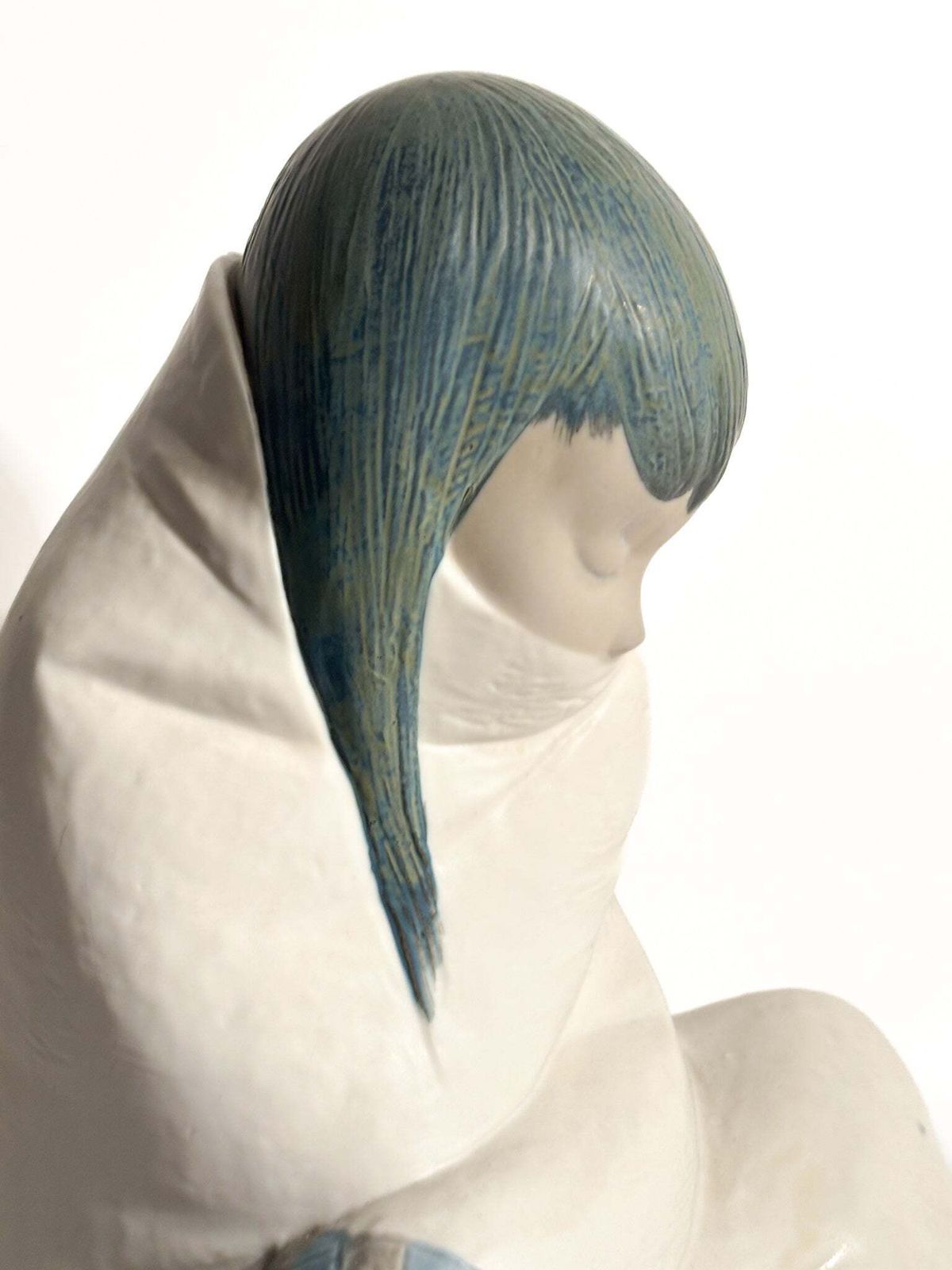 photo furniture Stoneware Eskimo Sculpture By Juan Huerta For Lladró 1990s