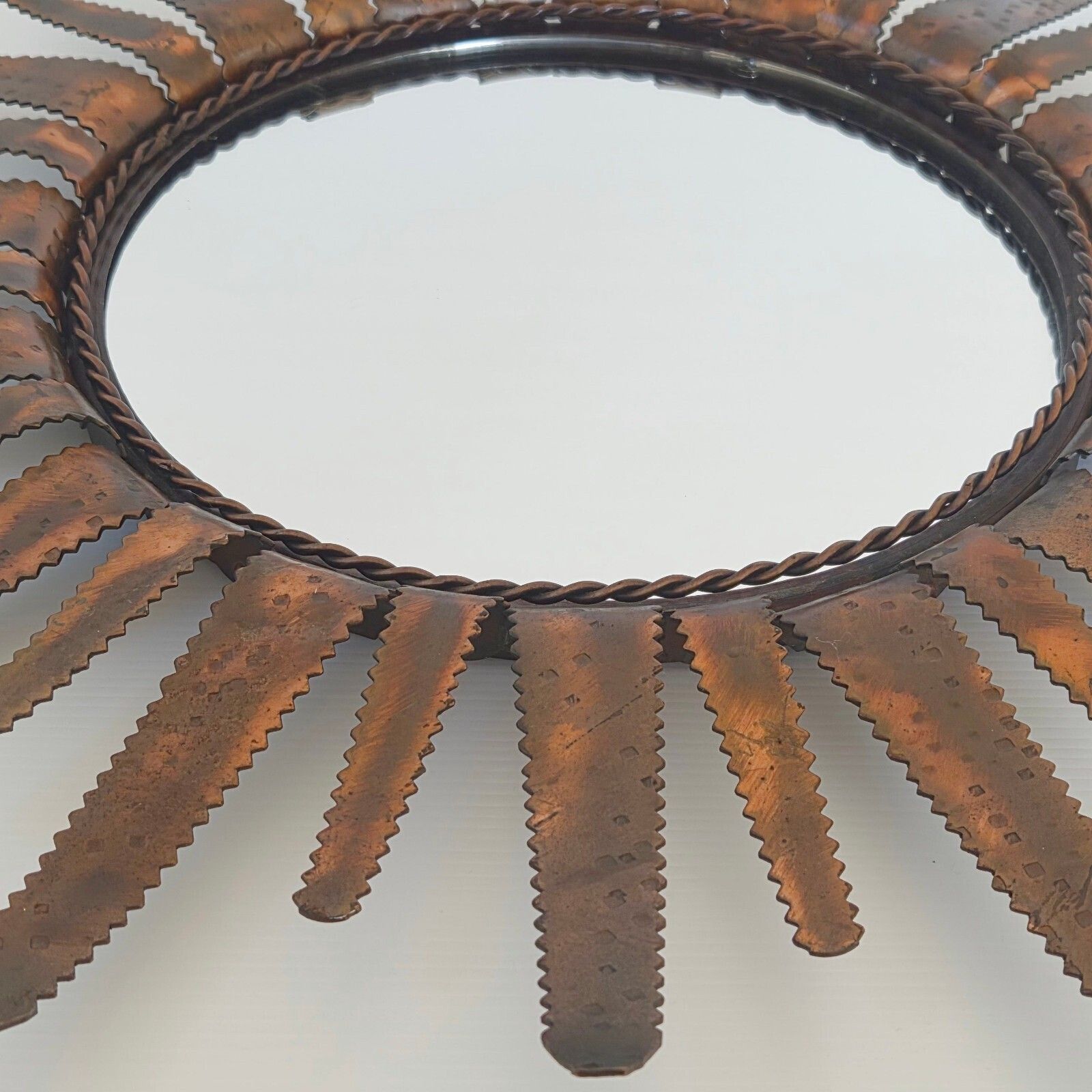 Vintage Jaren 1960 Zonnespiegel In Verguld Koper, Brutalistisch Stijl photo Woonaccessoires