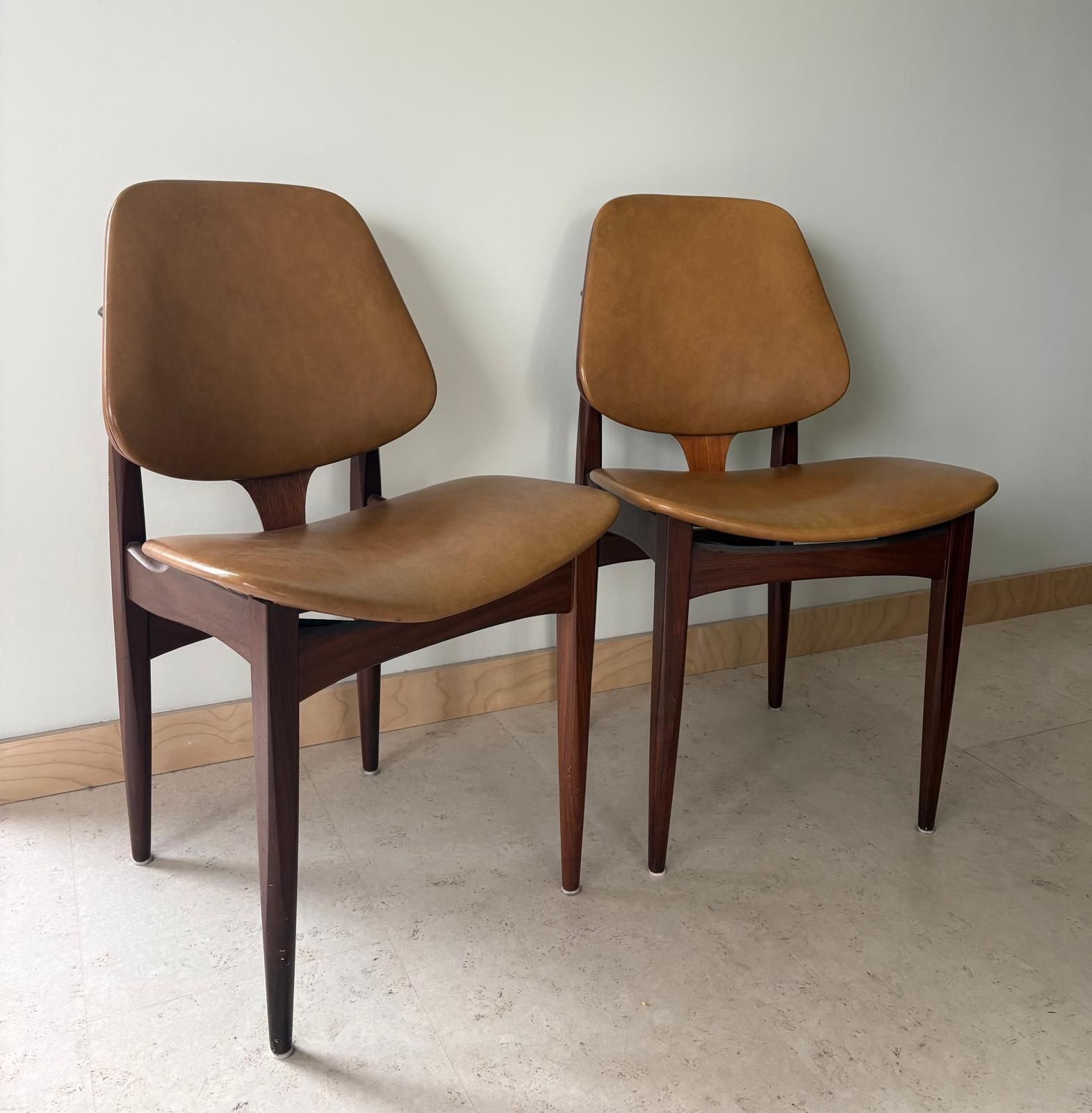Pair Of Elliotts Of Newbury Teak And Leather Dining Chairs photo furniture