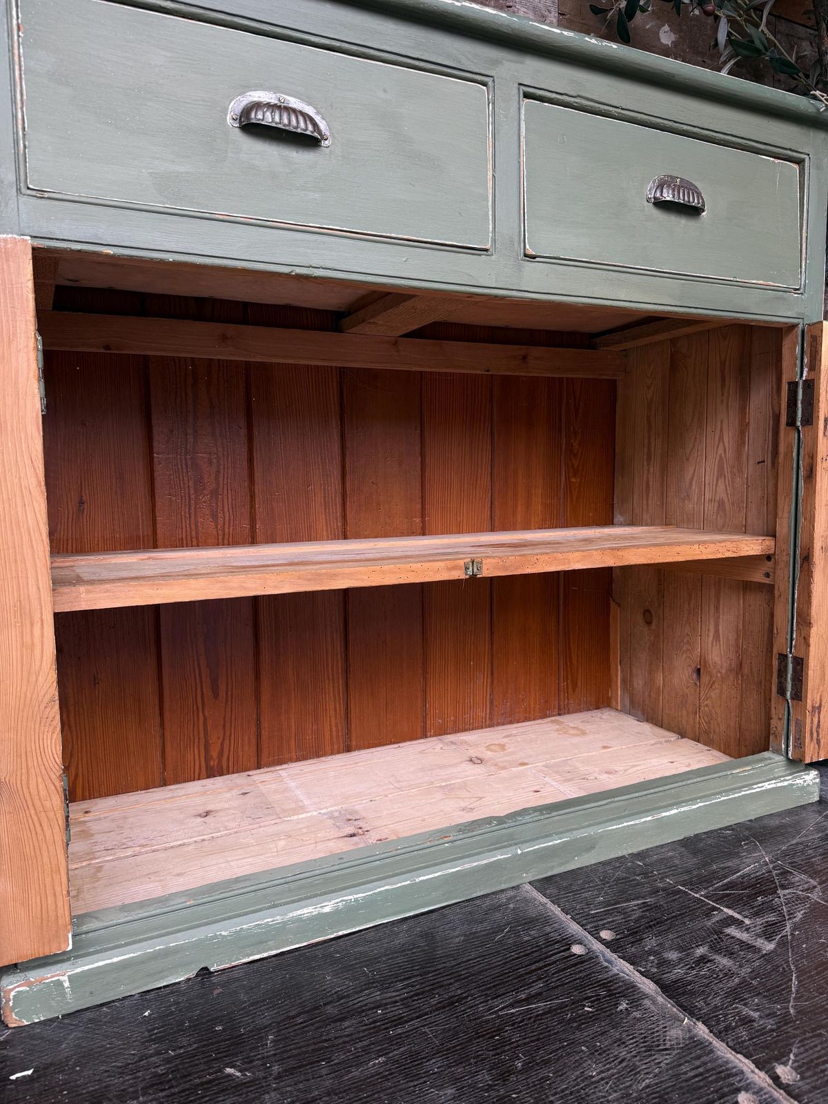 photo furniture Rustic Old Pine Sideboard, 1920s