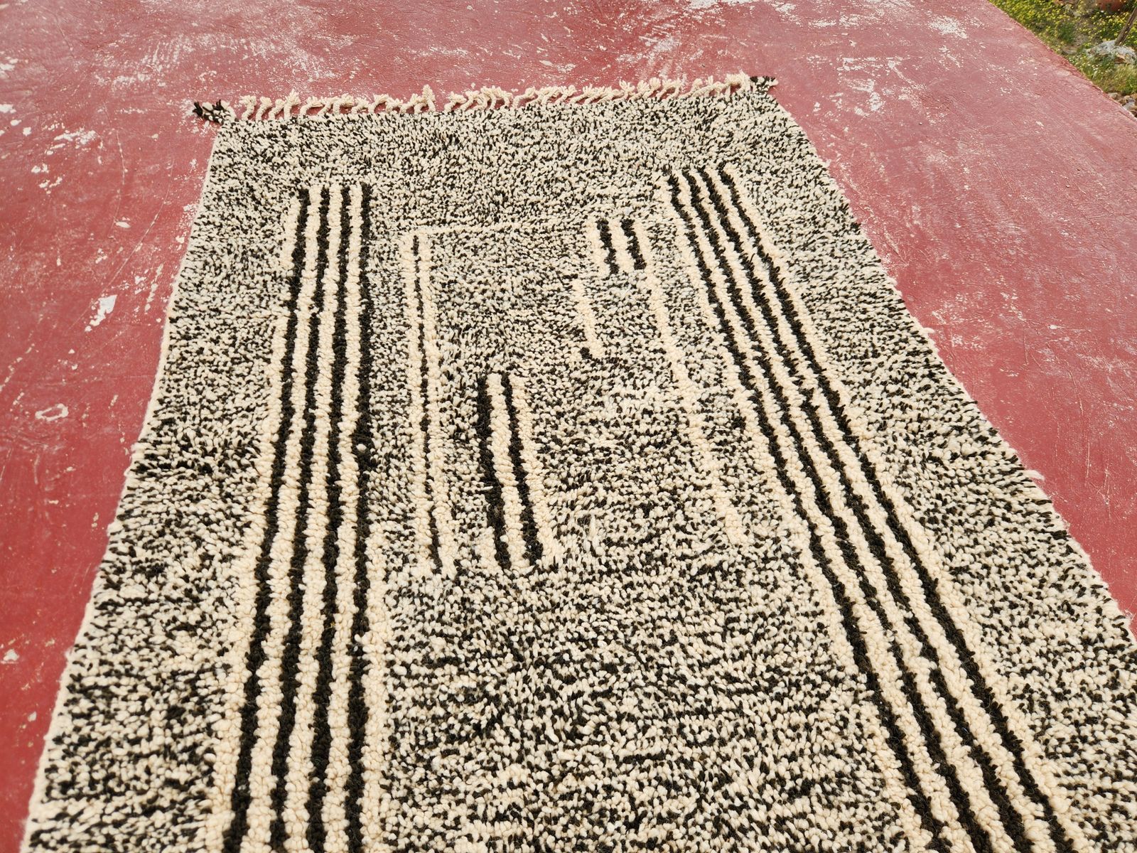 Handcrafted Beni Ouarain Moroccan Rug 236x152cm – Premium Wool Berber Carpet photo 380.0