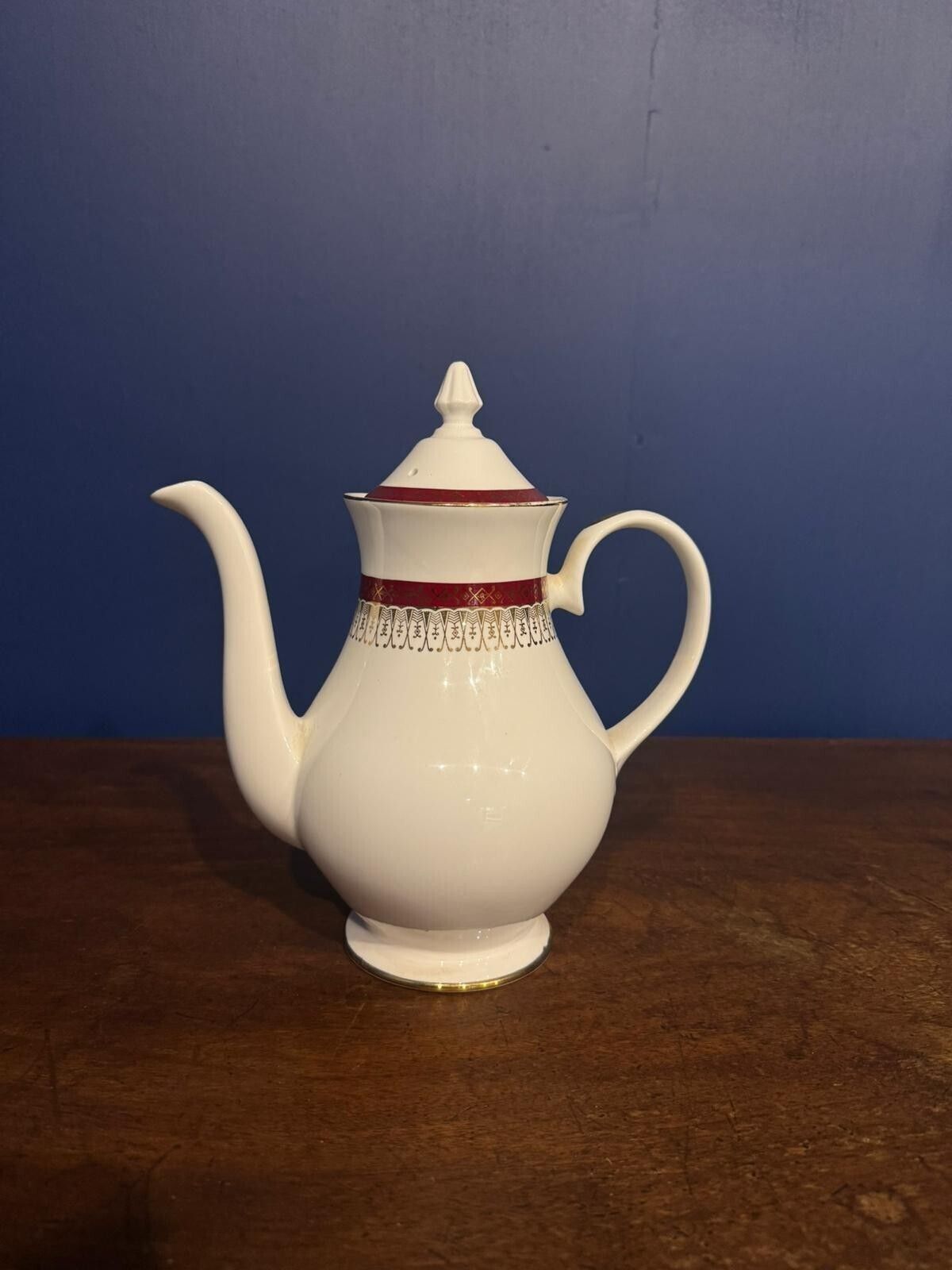 Royal Grafton Majestic Red 104 Pieces Fine Bone China Set English Vintage. photo vinterior