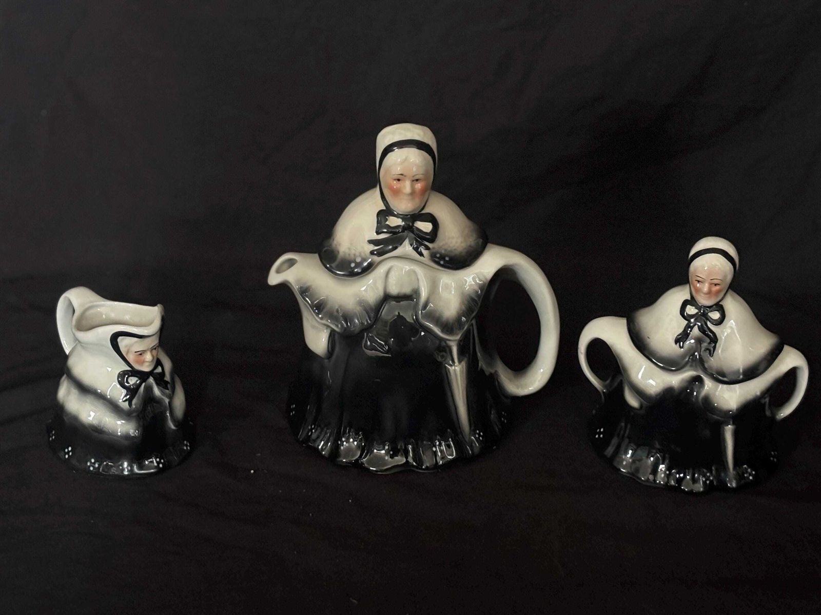 Vintage Ceramic Little Old Lady Tea Pot & Sugar Bowl, Milk Jug Tony Wood.
