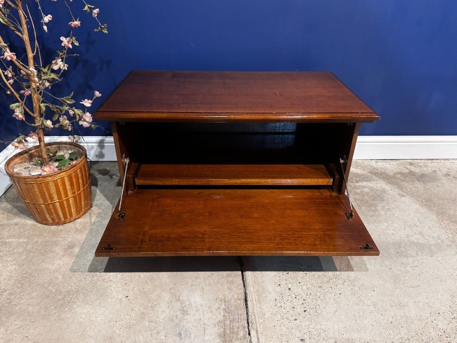 Furniture Vintage Antique Style Tv Unit Stand Cabinet Drawers Low Drawer Chest Floral. photo
