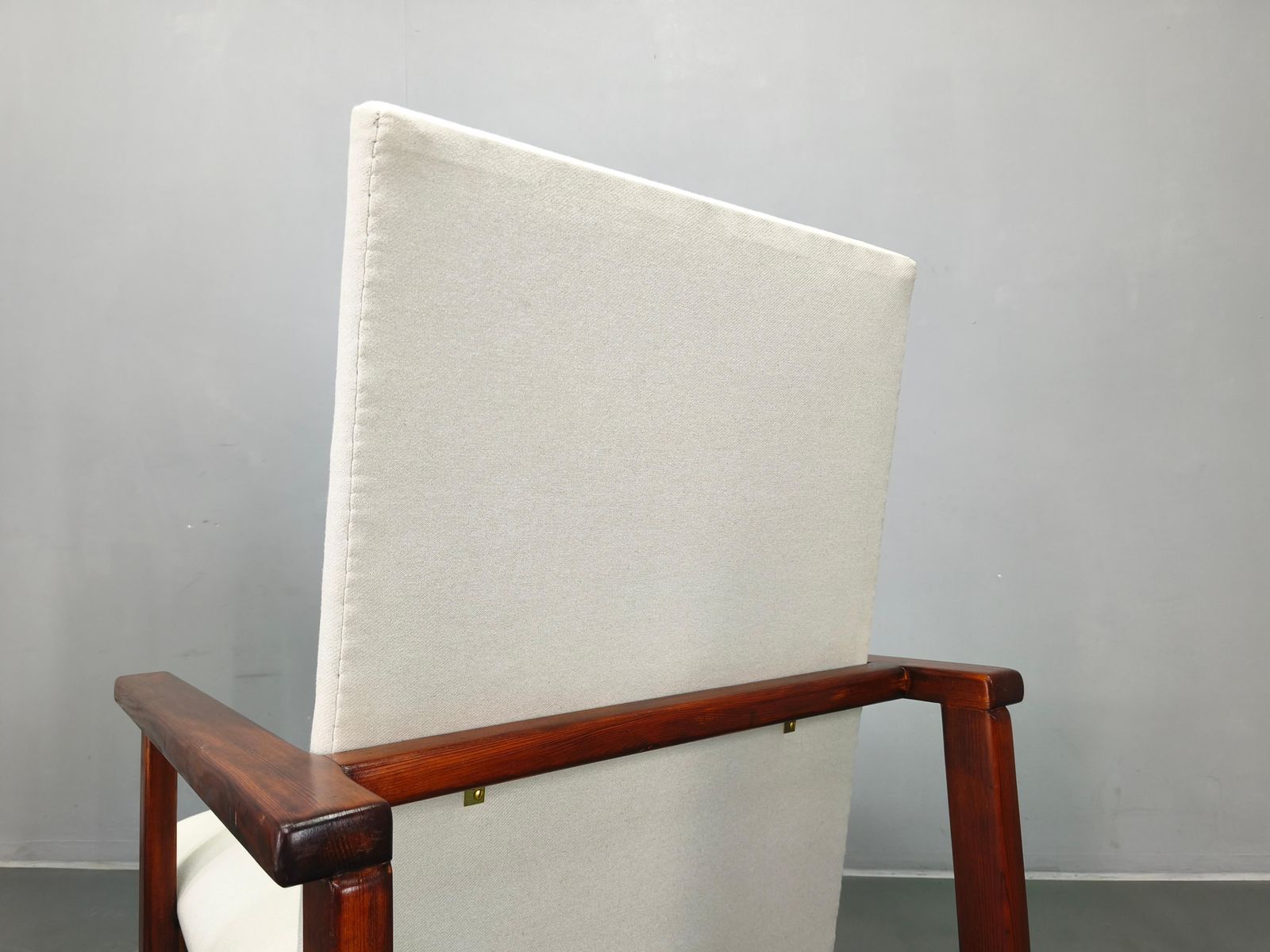 photo vinterior Pair Of Mid Century Pine Lounge Chairs, Czechoslovakia 1970s