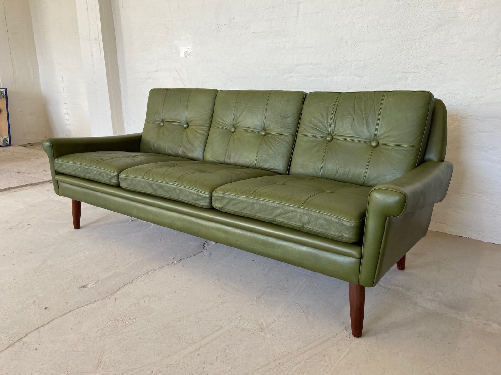 Vintage Danish  Retro Svend Skipper  3 Person Sofa In Olive Green  Leather photo Furniture