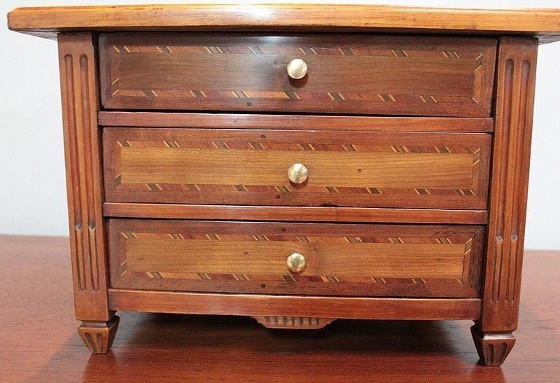 Xviiith Master Commode photo furniture