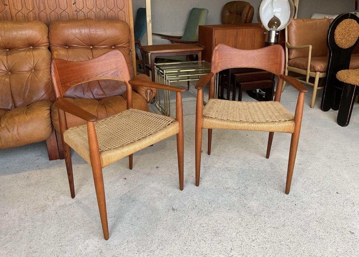 Set Of 2 Danish Carver Dining Chairs By Arne Hovmand Olsen For Mogens Kold photo furniture