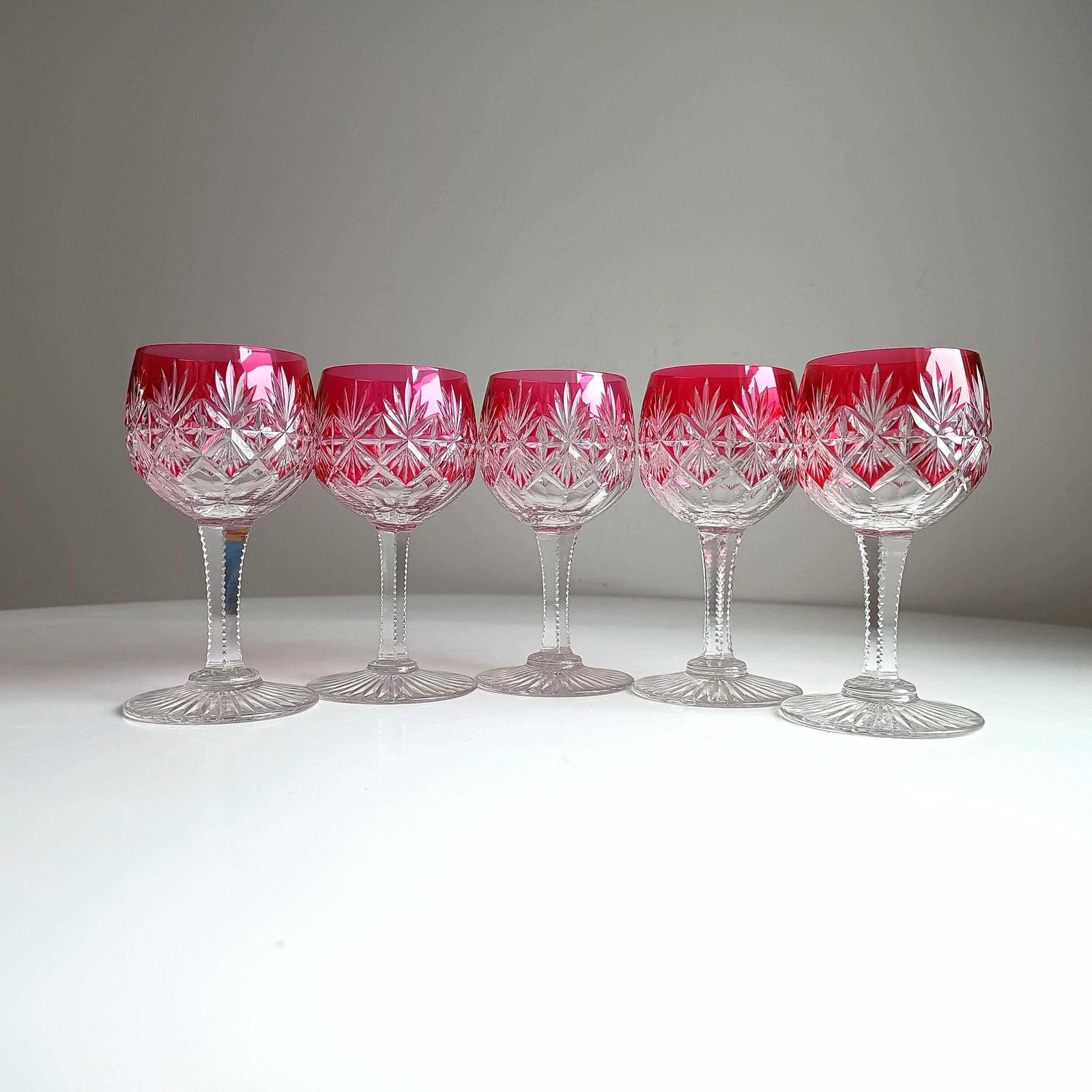 photo vinterior Art Deco English Cut Crystal Wine Glasses: 5 Strawberry Pink, Walsh Walsh, Birmingham 1930s