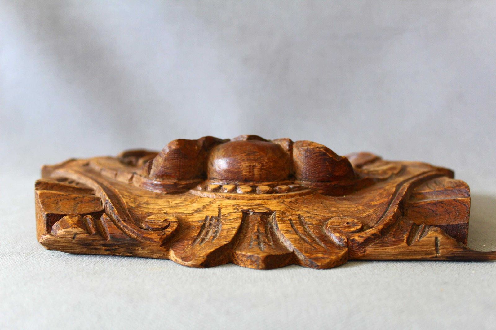 photo for sale Groot Antiek Frans Eiken Wandpaneel In Louis XV Stijl, Houtsnijwerk, Gedetailleerd Handgesneden, Wanddecoratie, Ornamenteel, Restauratie  En Sloopmateriaal