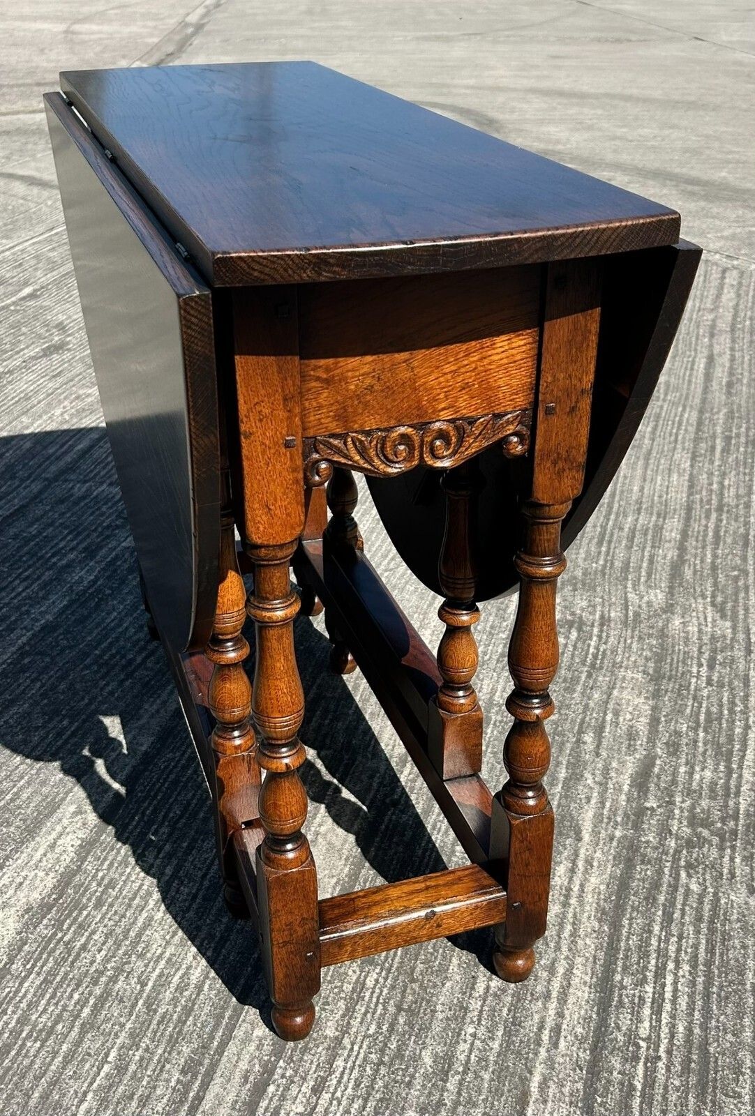 English Oak Chingford Titchmarsh & Goodwin Style Gateleg Dropleaf Dining Table