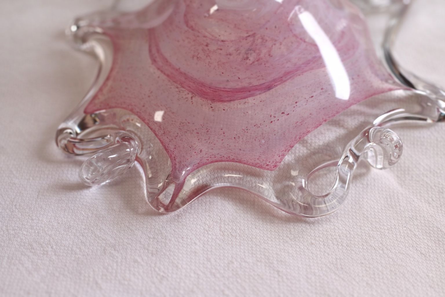 Mid Century Pink Cased Art Glass Bowl With Aventurine Inclusions photo Home Decor