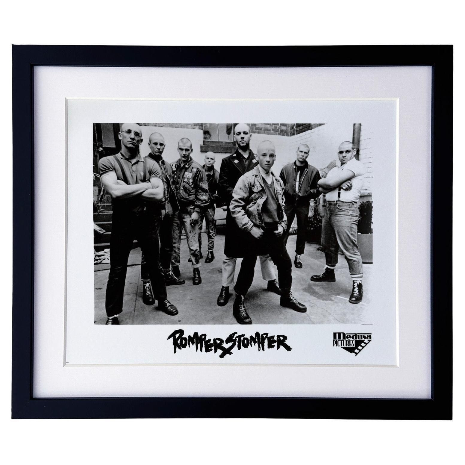 Photo de presse du film Romper Stomper (1992), encadrée