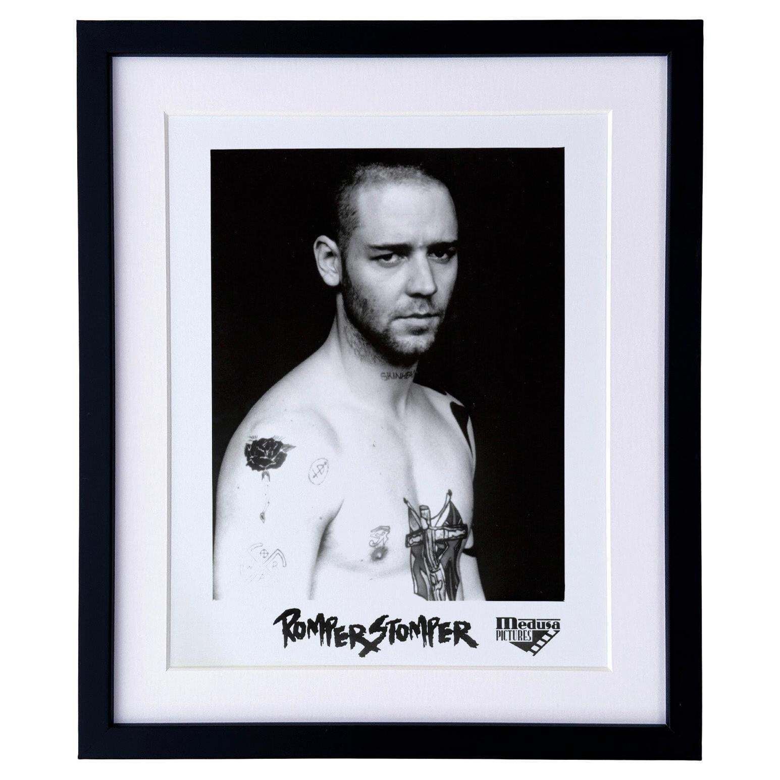 Photo de presse du film Romper Stomper (1992), encadrée