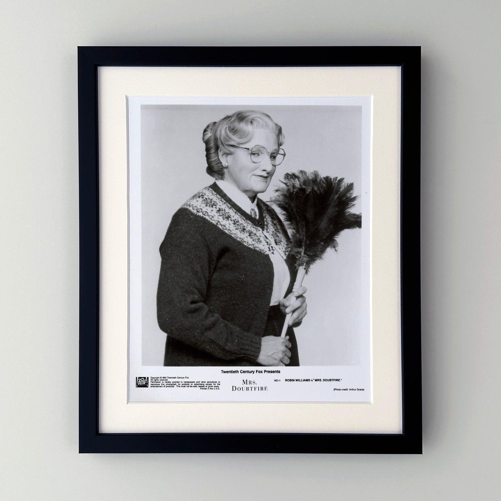 Mrs Doubtfire 1993 Publicity Film Movie Press Still Framed photo furniture