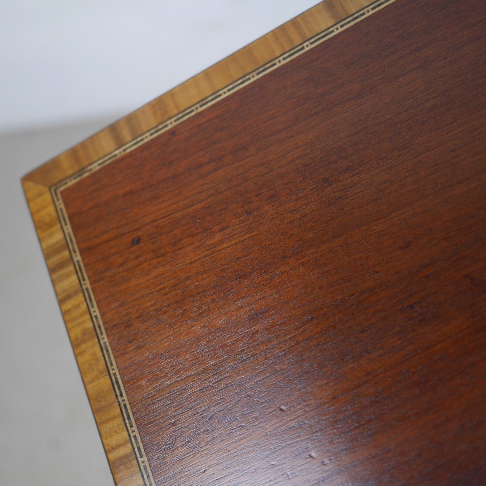 photo vintage Antique Nest Of 3 Walnut Tables English Inlaid Occasional Edwardian #103131