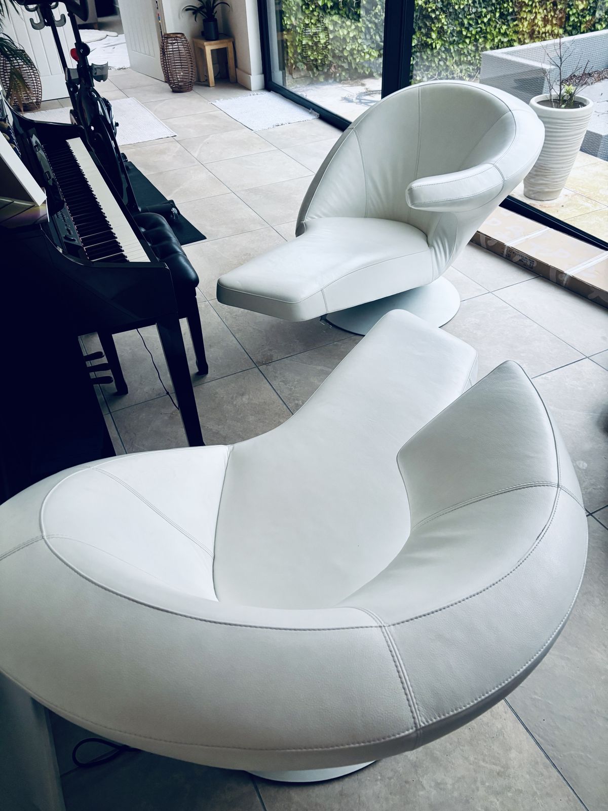 Leolux Parabolica Armchair Pair photo furniture