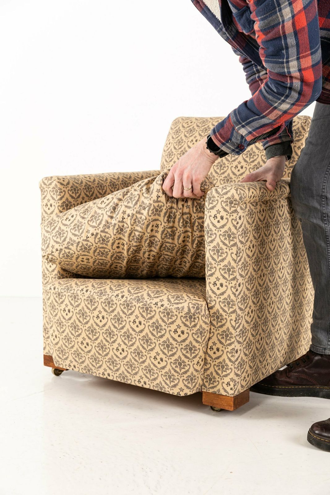Antique Howard & Sons 'Oslo' Armchair photo vinterior