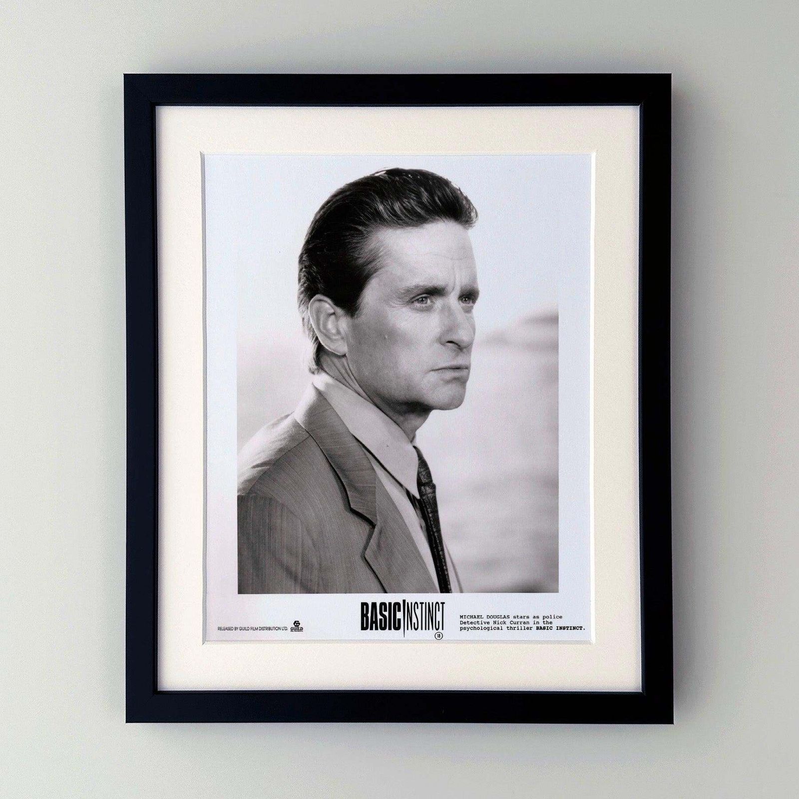 Photo de presse du film Basic Instinct (1992), encadrée photo furniture