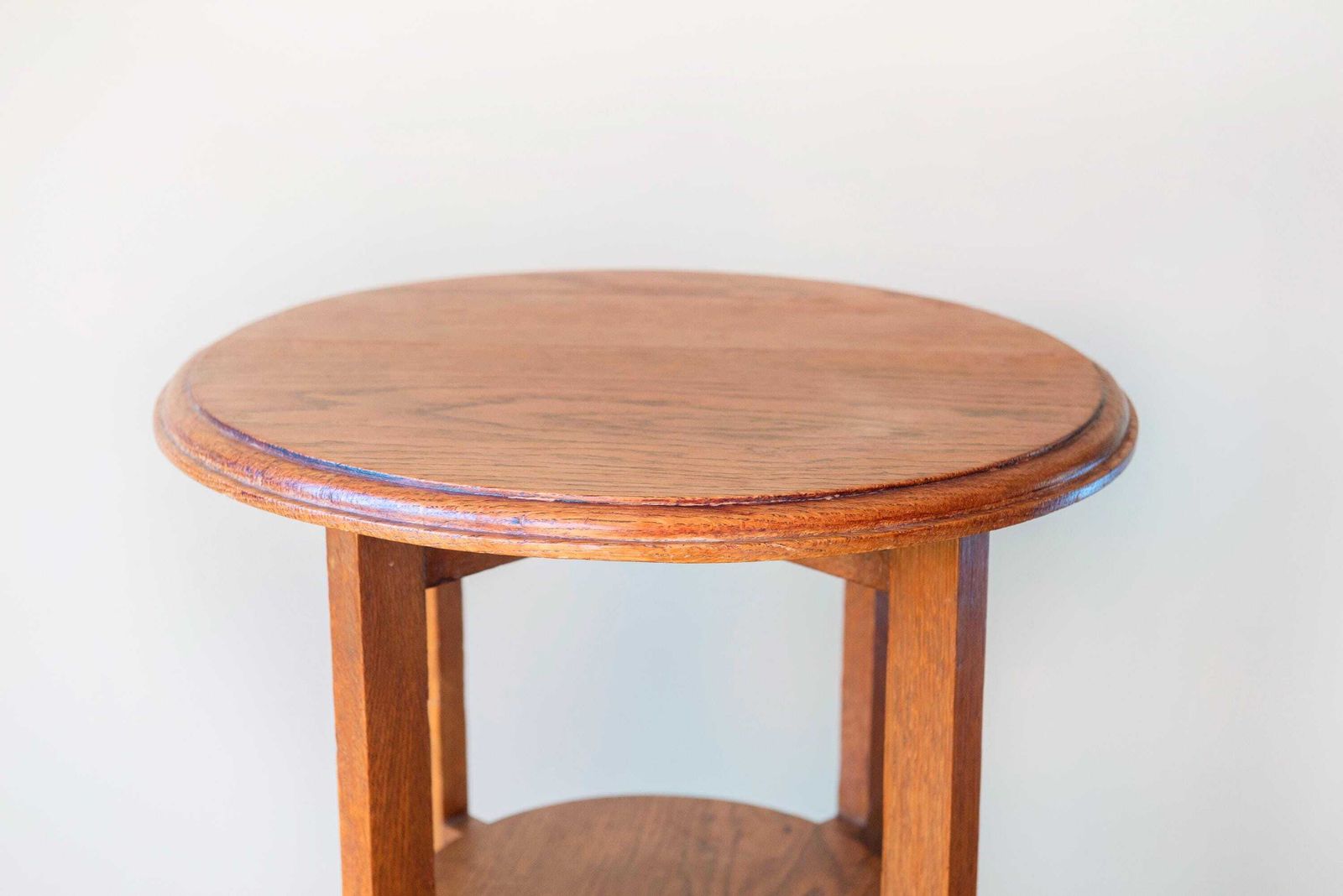 Art Deco Ronde Bijzettafel   Massief Eiken Tweelaags Plantenstandaard   Vintage Nederlandse Hoge Siertafel photo vinterior