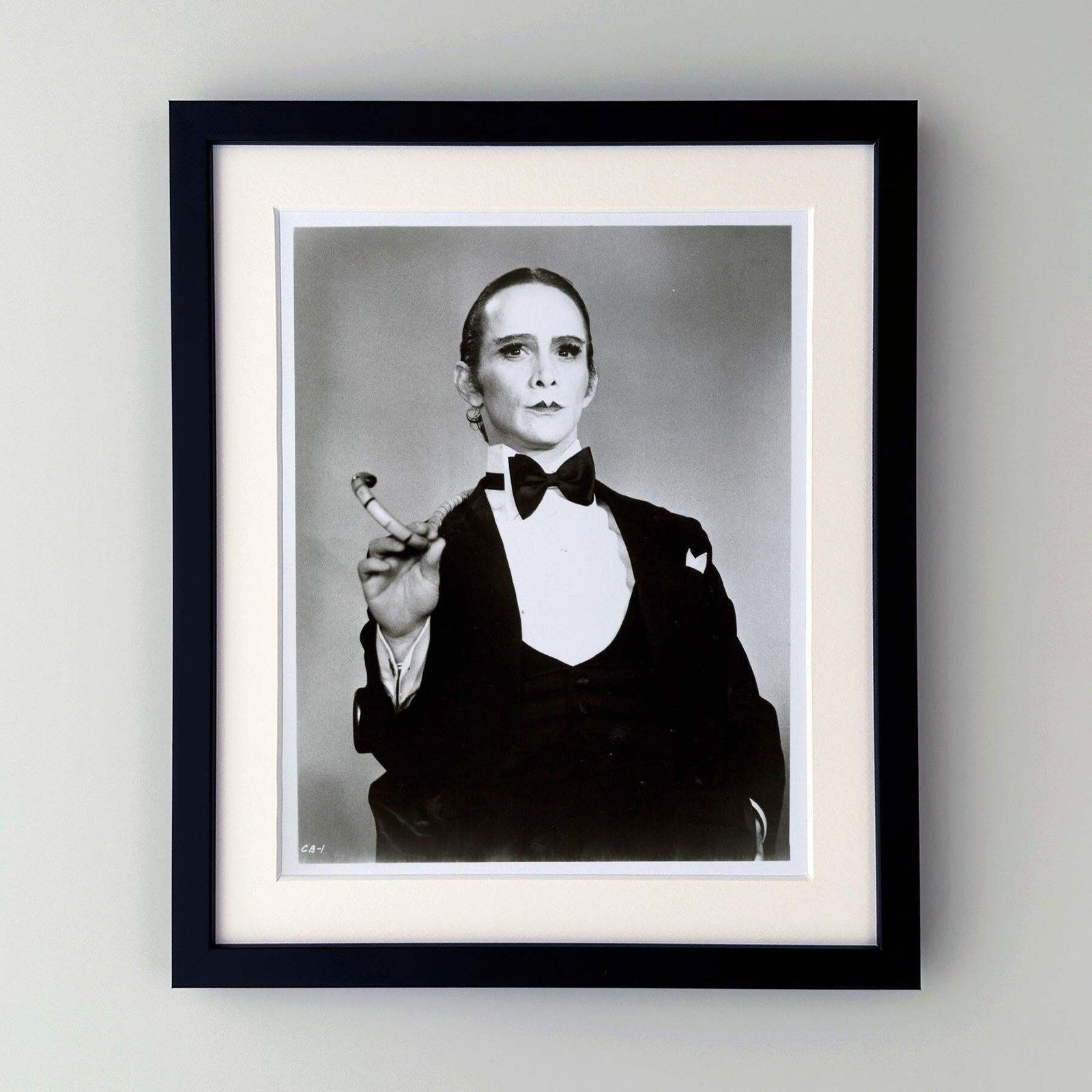 Photographie de presse du film Cabaret (1972), encadrée photo furniture