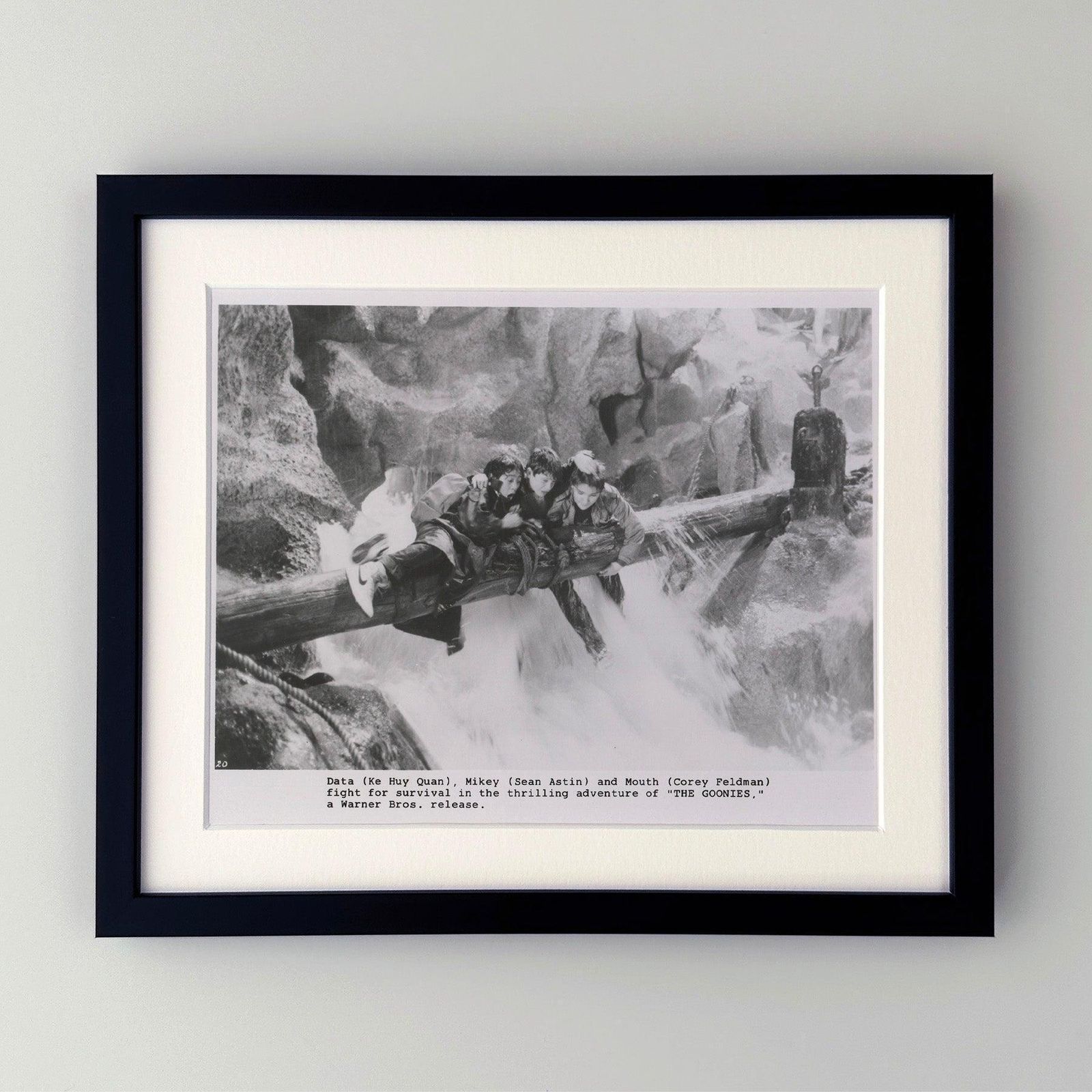 The Goonies 1985 Publiciteitsfoto Film Movie Press Still Ingelijst photo for sale