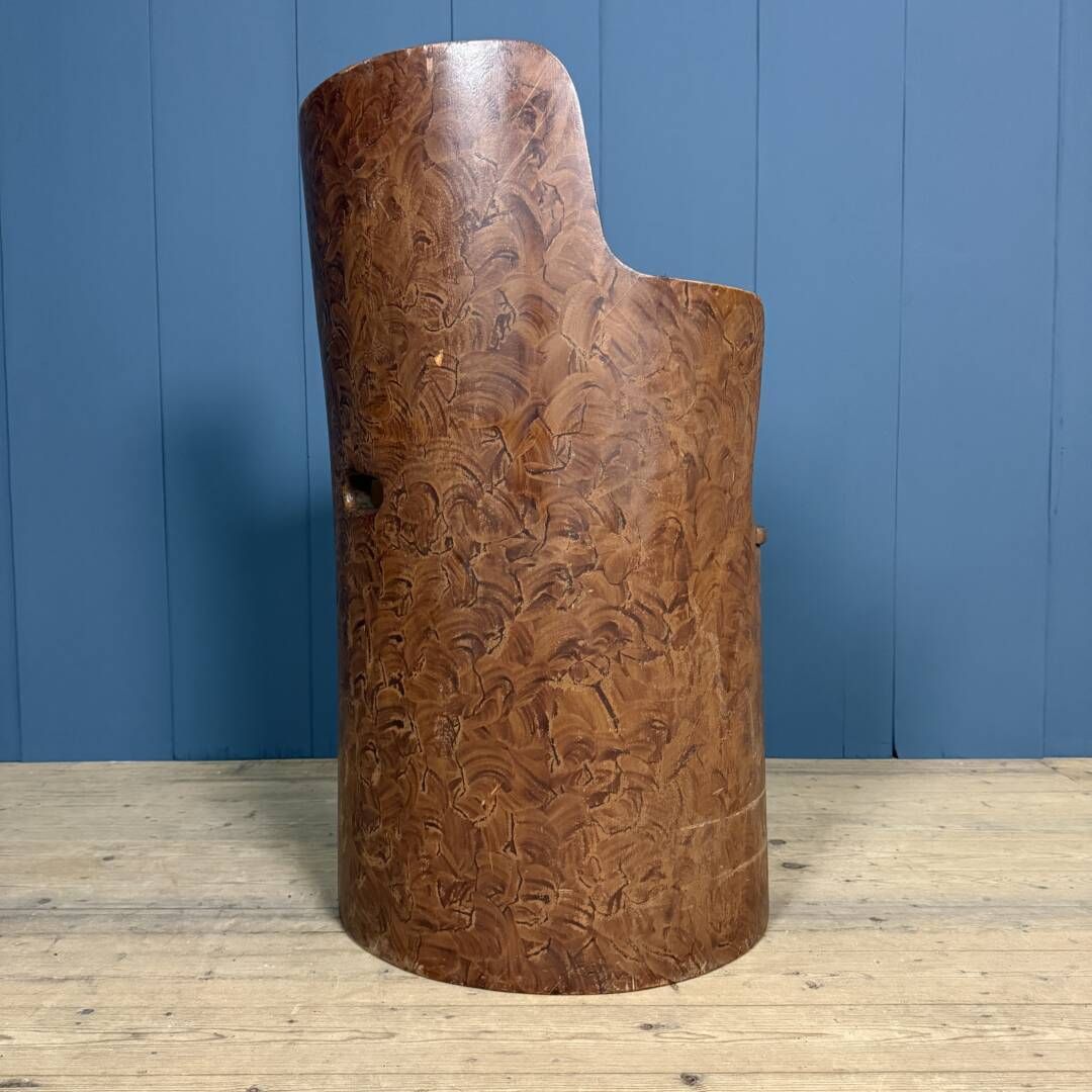 photo furniture Oude Zweedse Beschilderde Houten Stomp/Boomstamstoel
