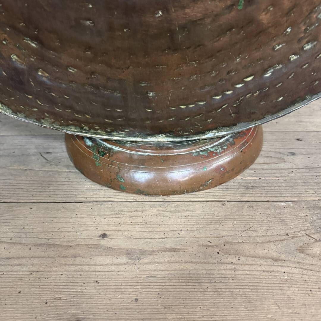 photo furniture Grote Antieke Koperen Kan Uit Marokko