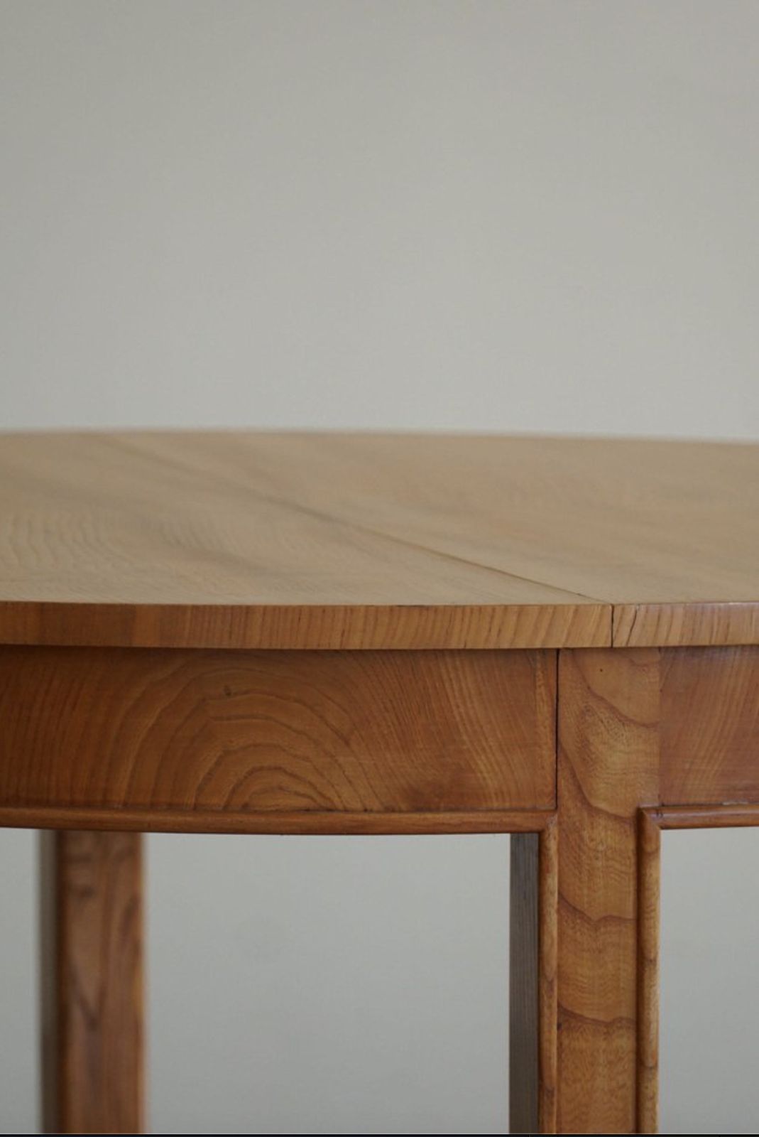 Round Dining Table In Elm Wood With Four Extensions, Danish Cabinetmakre 1950s photo 1500.0