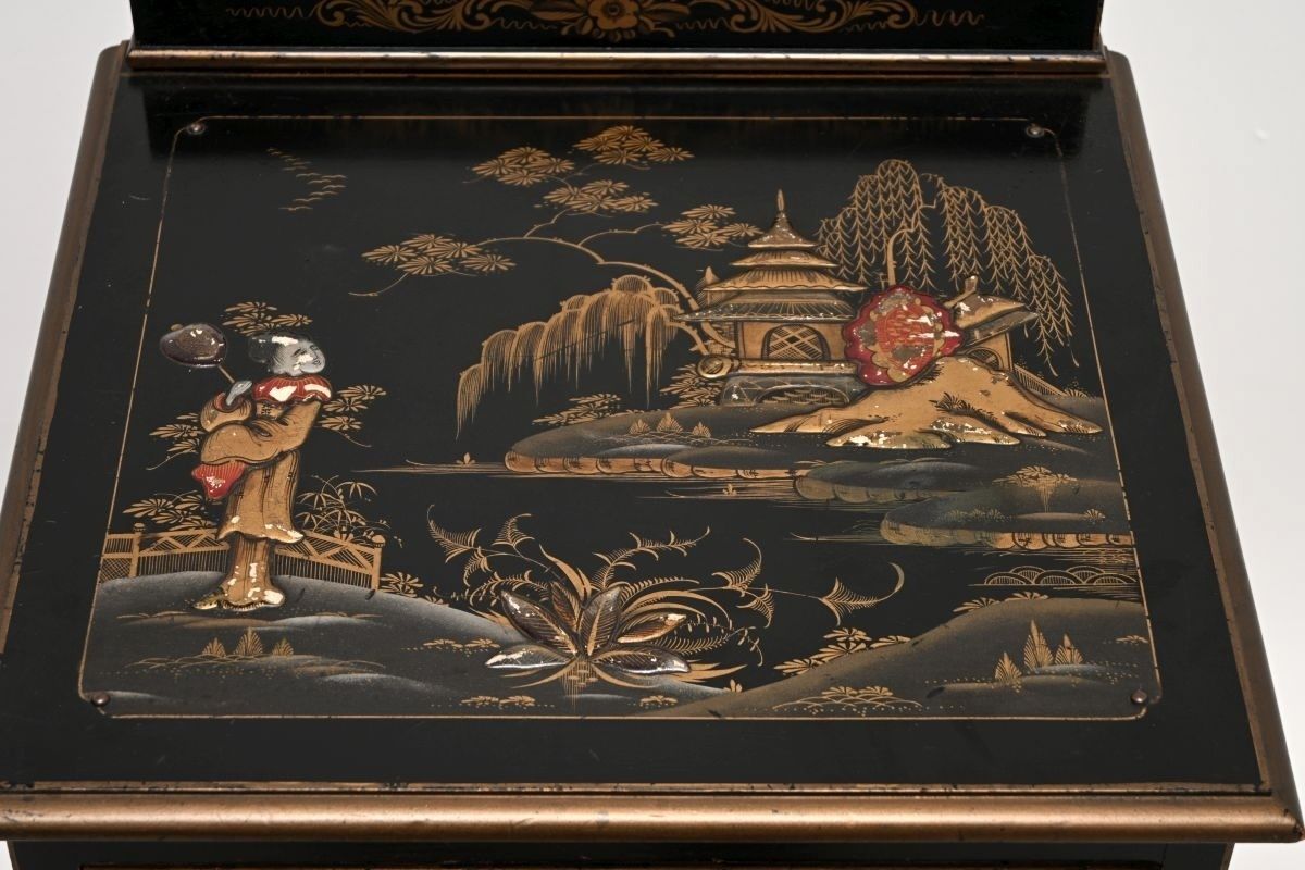 photo furniture Antique Lacquered Chinoiserie Bedside Cabinet