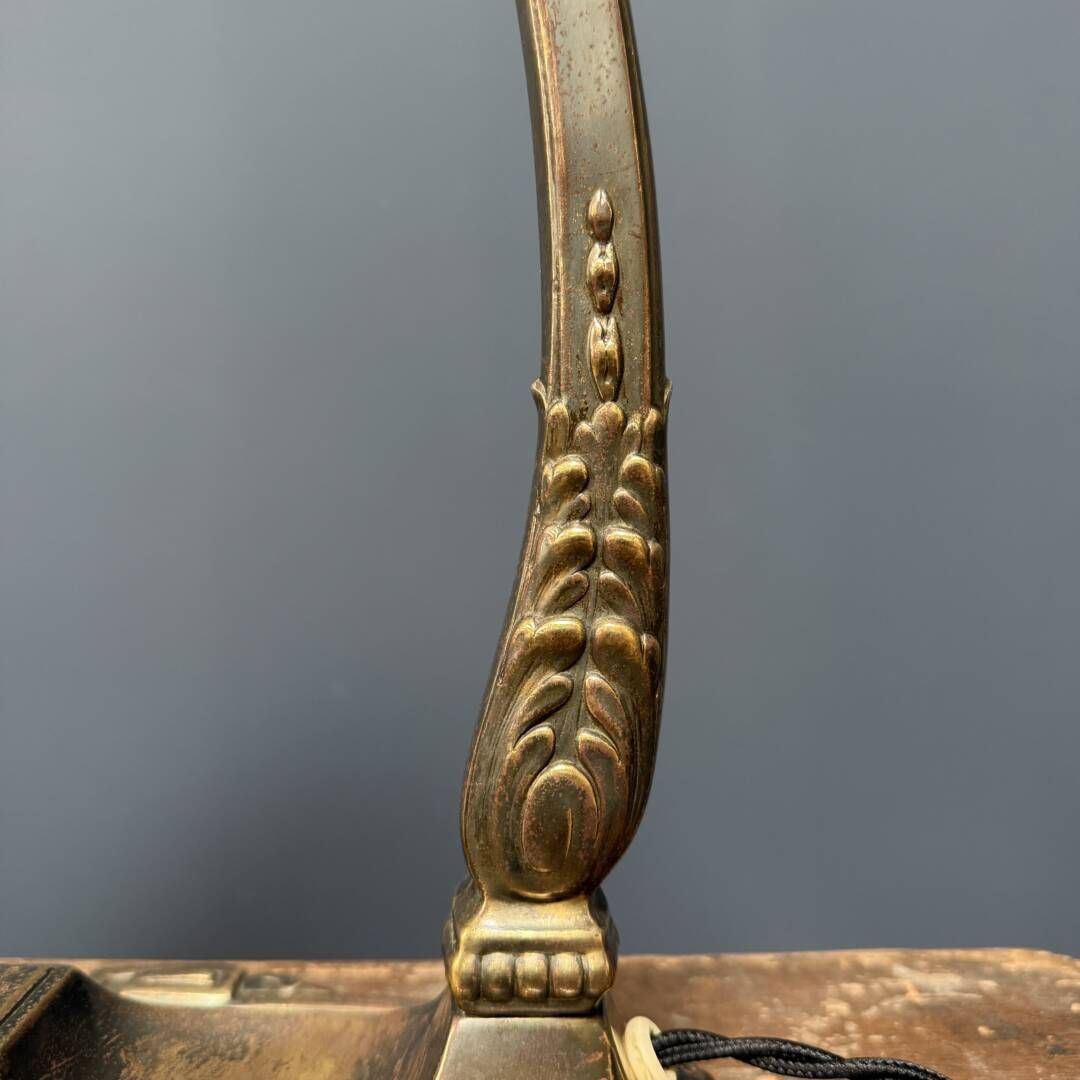 photo vinterior Franse Art Nouveau Tafellamp Met Transparante Glazen Kap