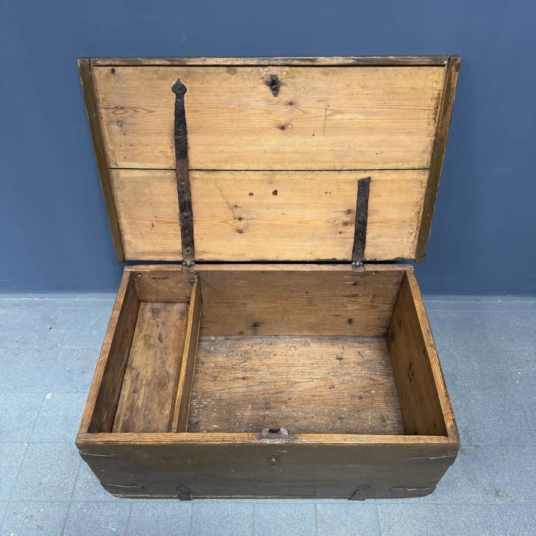 Antieke Geschilderde Houten Zweedse Kist photo 238.0