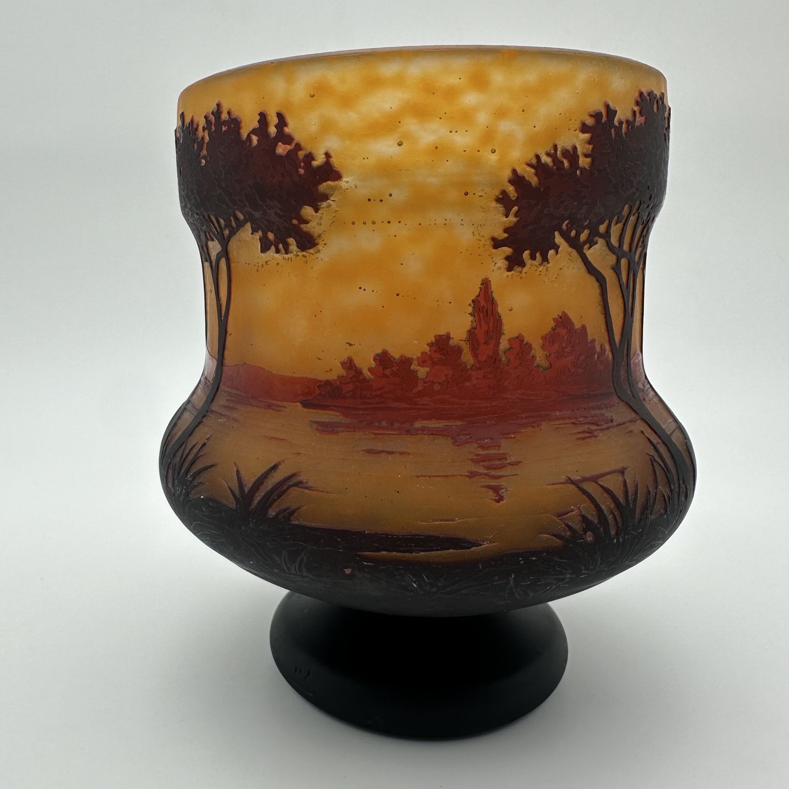 Art Nouveau Cameo Glass Vase – Daum Nancy, France, Circa 1900 photo vinterior
